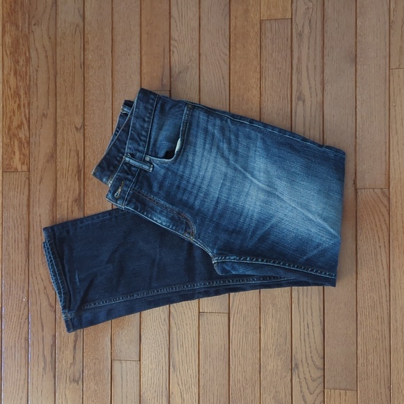 Banana Republic Blue Jeans 31" x 32" (Very Good Condition. Well faded.) - Picture 6 of 8